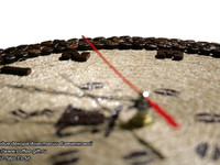 Часы из кофейных зерен Леня